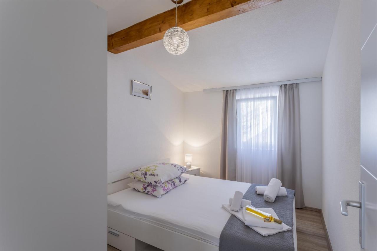 Holiday Home Dijamant Kučiće Buitenkant foto