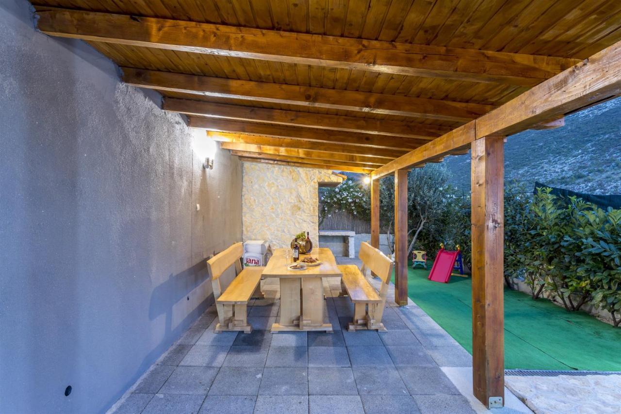 Holiday Home Dijamant Kučiće Buitenkant foto