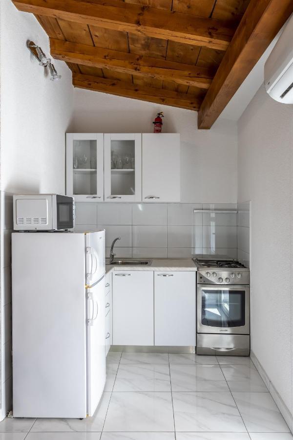 Holiday Home Dijamant Kučiće Buitenkant foto