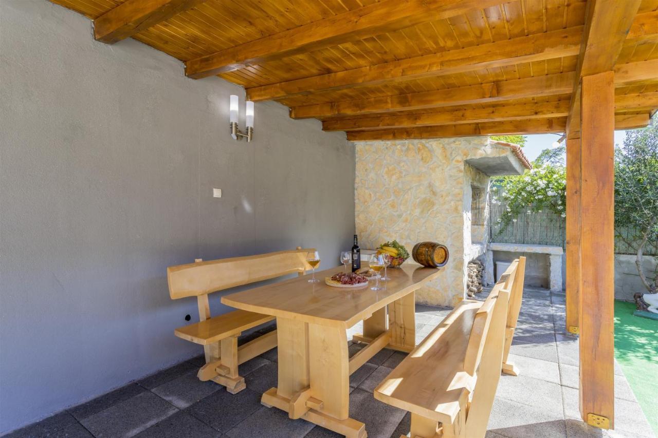 Holiday Home Dijamant Kučiće Buitenkant foto
